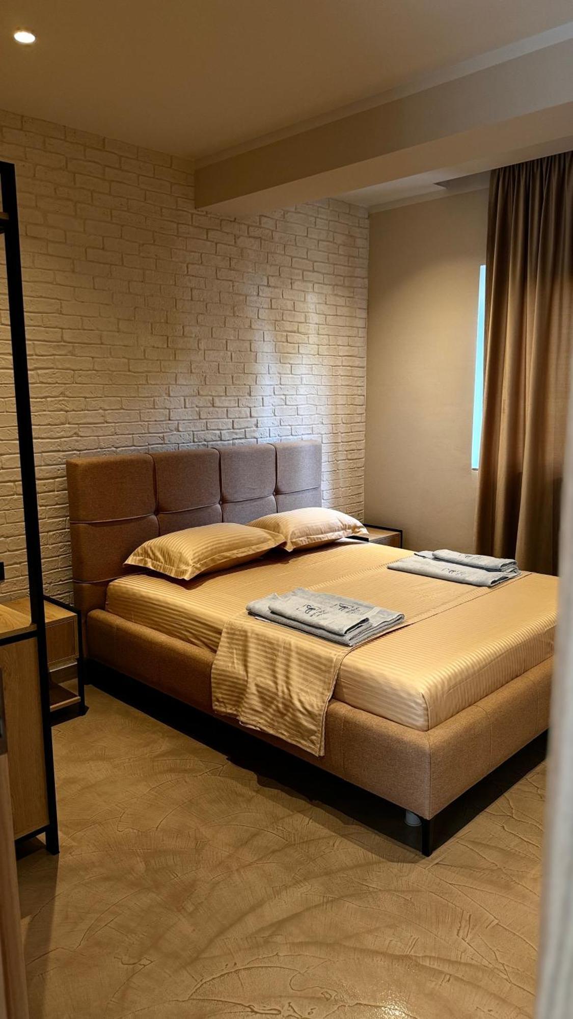 Ritson Hotel Vlore Bagian luar foto