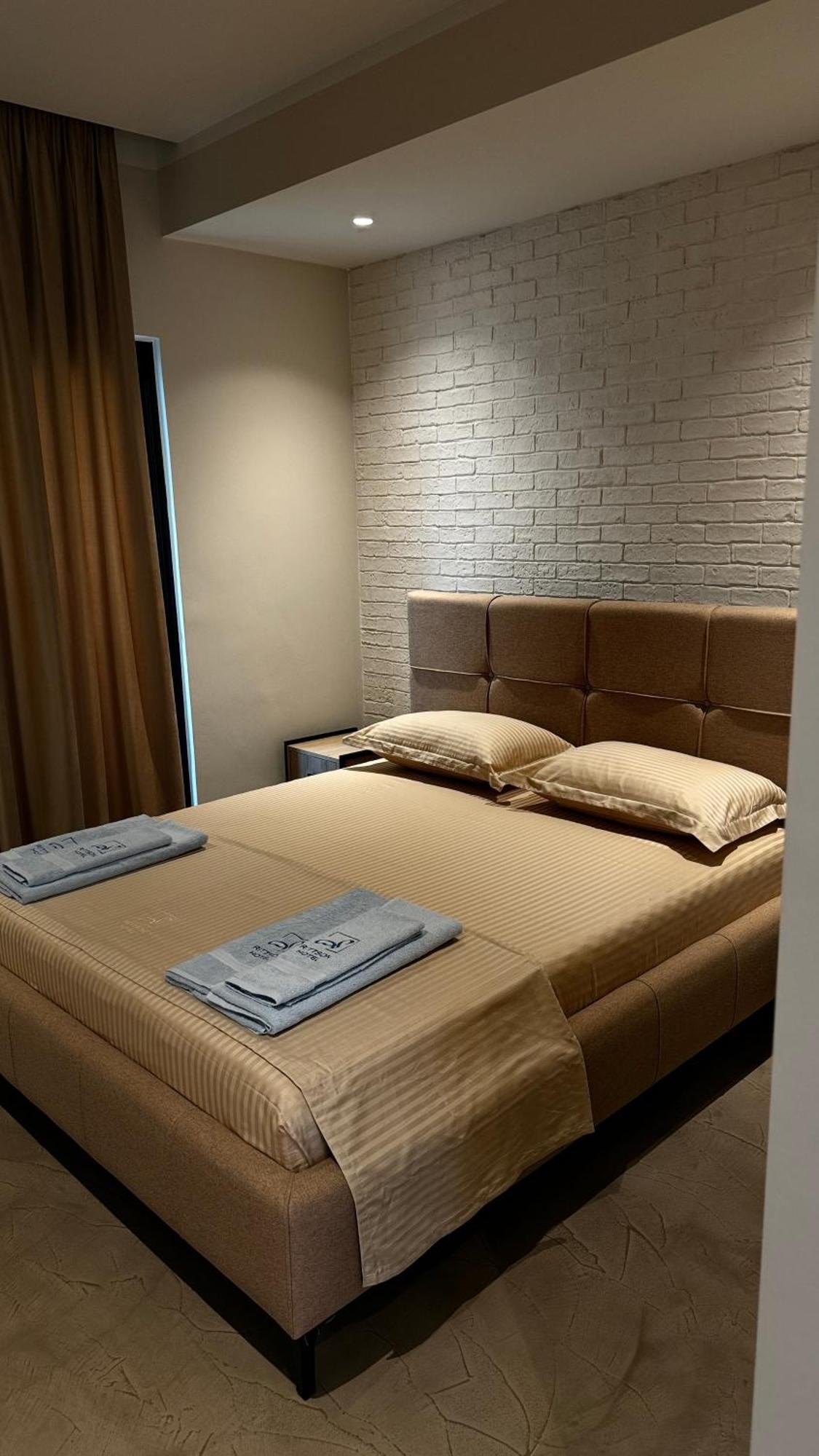 Ritson Hotel Vlore Bagian luar foto