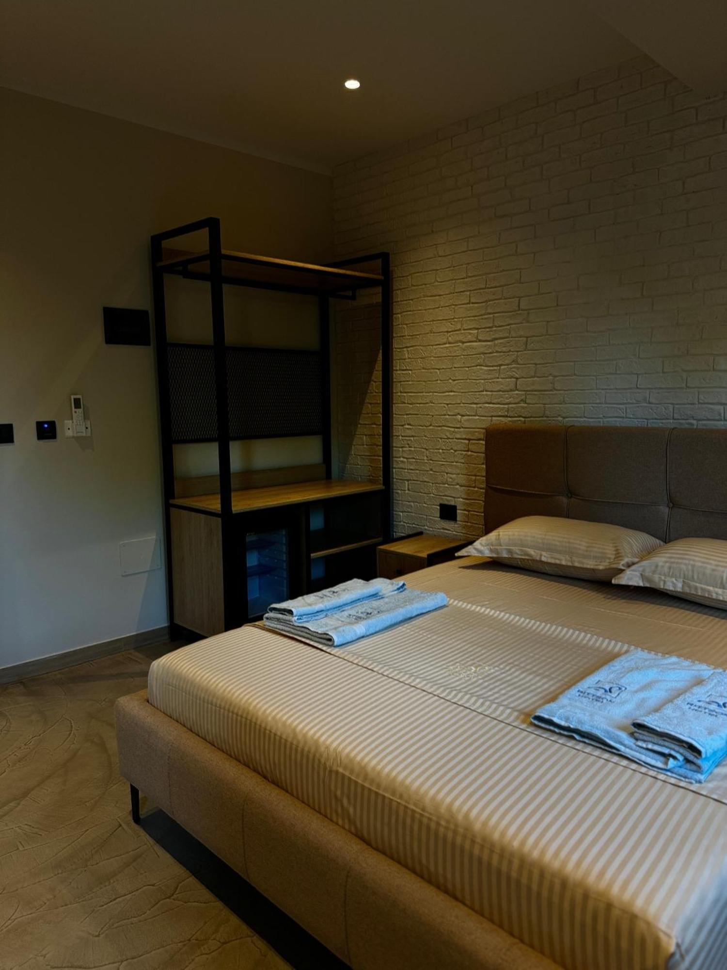Ritson Hotel Vlore Bagian luar foto