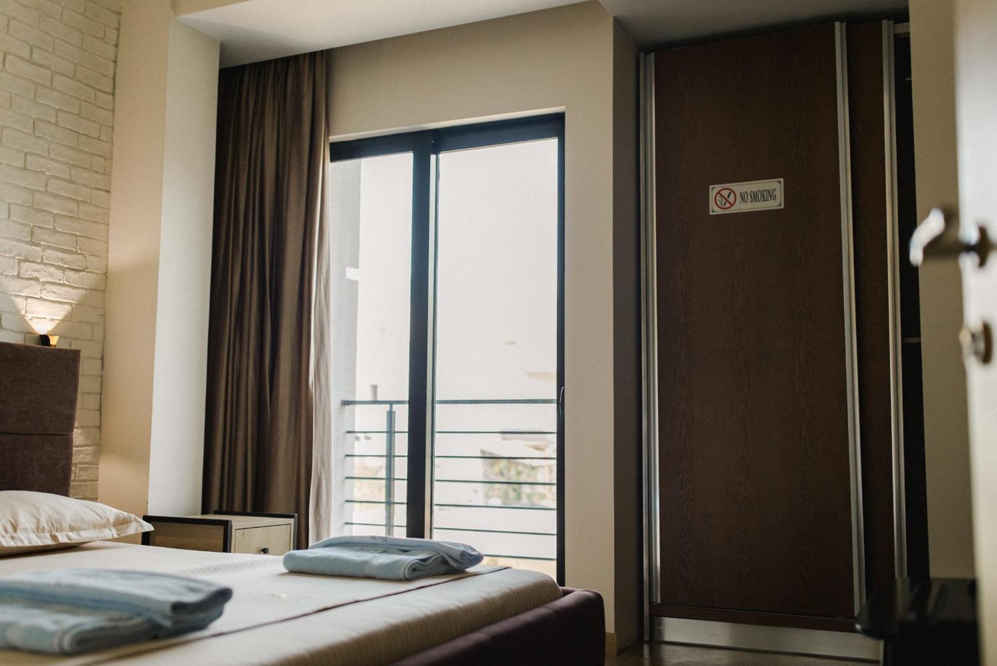 Ritson Hotel Vlore Bagian luar foto